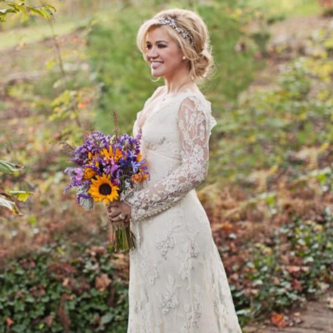 Kelly Clarkson's Wedding Details on the Dress, Venue & More! E! Online